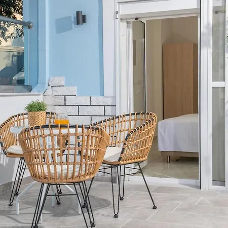 Ninemia Λιμένας