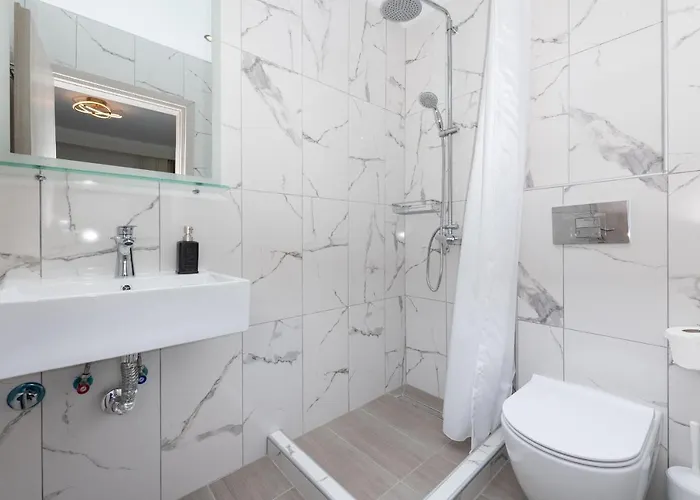 Ninemia * Limenas (Thasos)